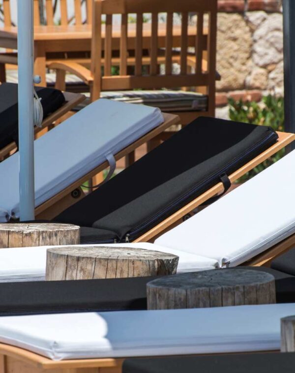 Poolside Loungers - Image 3