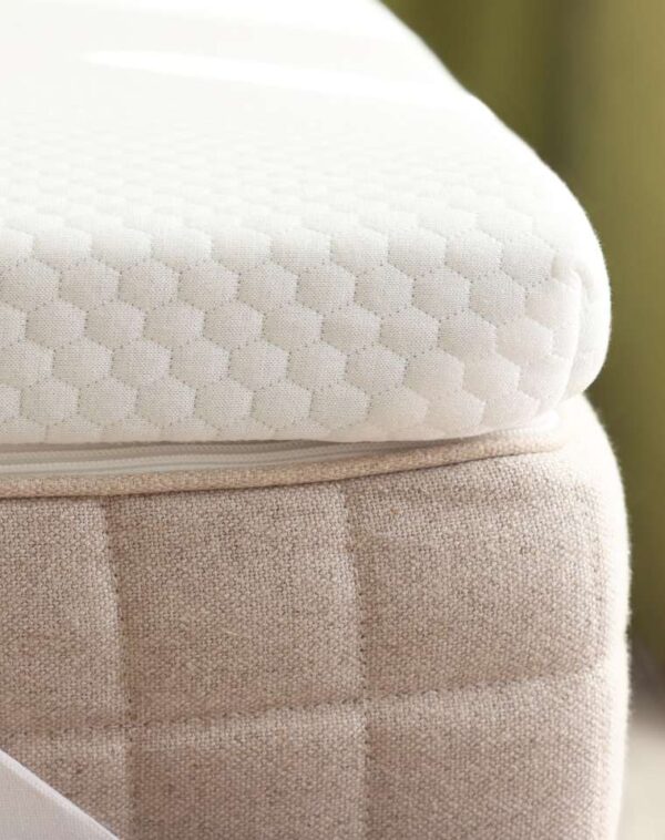 Bed topper