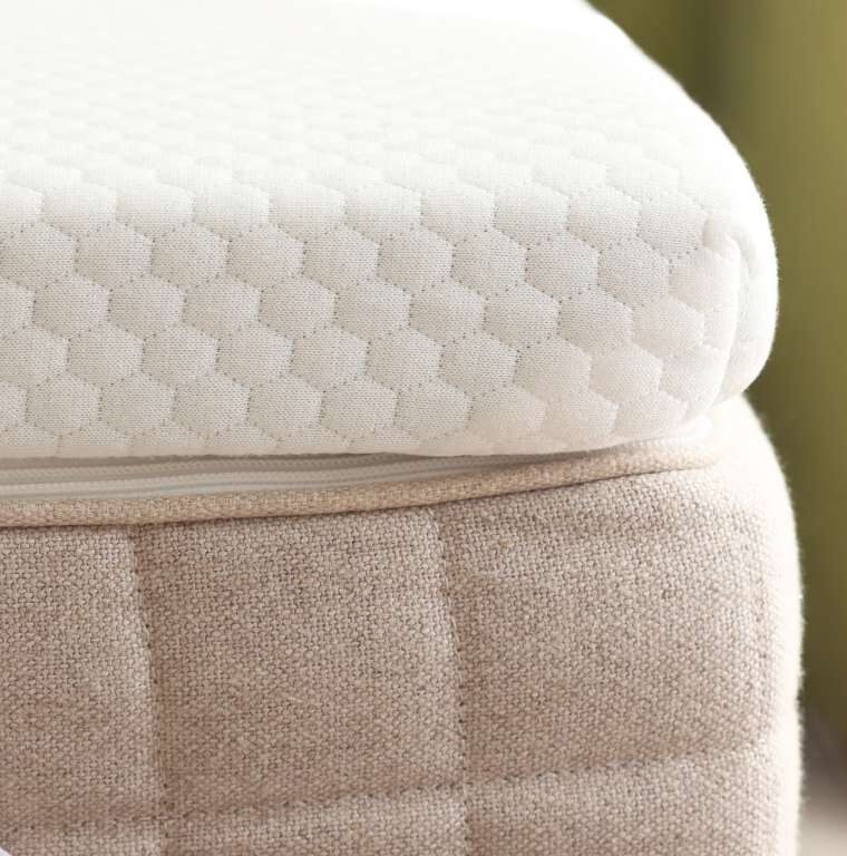 Bed topper